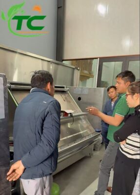 Anh Tuyến ở Kim Sơn - Ninh Bình trực tiếp qua kho xem và đặt máy tách ép phân TC1200s